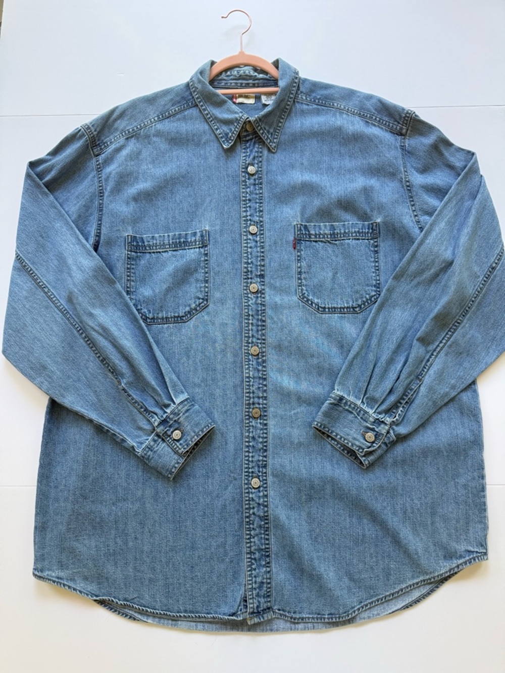 Vintage red tab Levi’s Blue Denim Button-Down Shirt large
